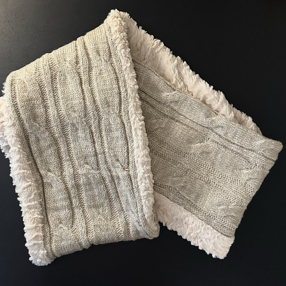 Cozy Infinity Knit Scarf with Soft Faux Fur Lining